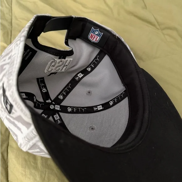 NFL Bears Gray and Black Cap - Picture 7 of 10